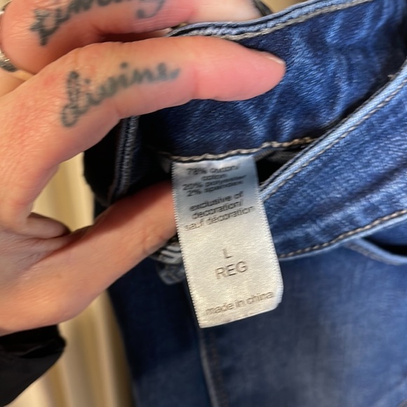 MAURICES HIGH RISE STRETCHY SKINNY JEANS SIZE LARGE - Picture 10 of 10